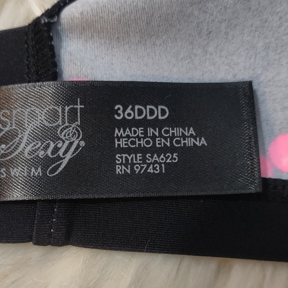 🪅🪅Smart & Sexy Cherries Swim Suit Top - Picture 6 of 10